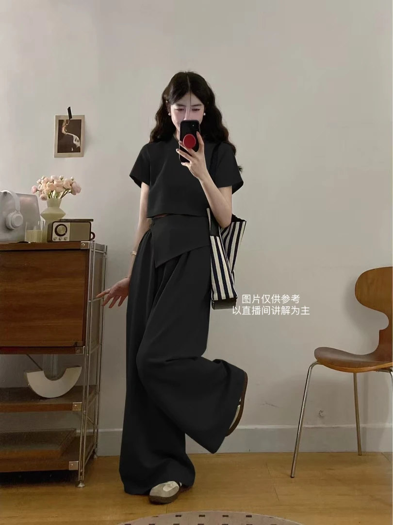桃亦家·夏季新款大码气质显瘦圆领短款T恤设计感+休闲阔腿裤套装