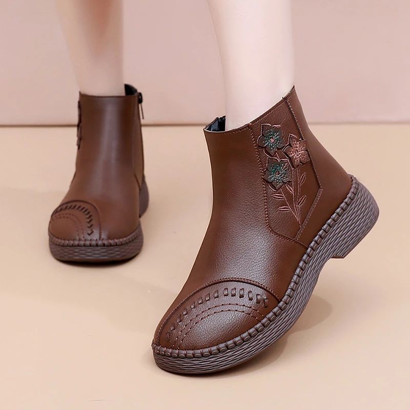 老北京布鞋女靴子冬季老人棉鞋加绒保暖防滑妈妈鞋中老年软底短靴