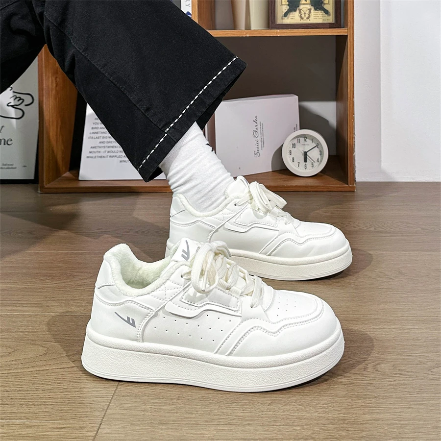 回力简约小白鞋女爆改加绒保暖厚底软皮板鞋女原创设计运动休闲鞋