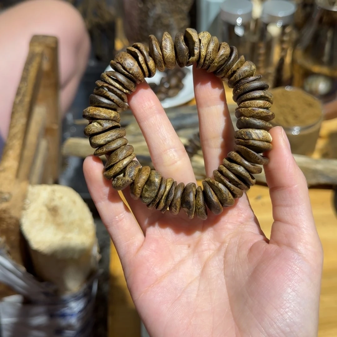 沉香碎屑沉香深***森白棋留疤包壳30克