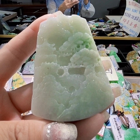 颈饰未镶嵌翡翠一个