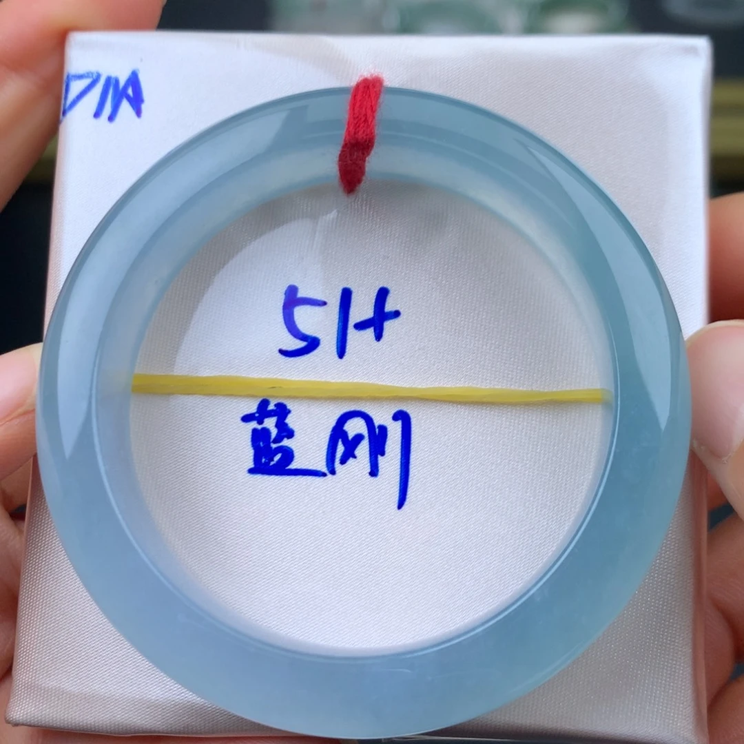 翡翠未镶嵌手镯蓝刚海蓝之谜