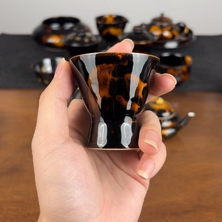 瓷玳瑁釉高足斗笠杯