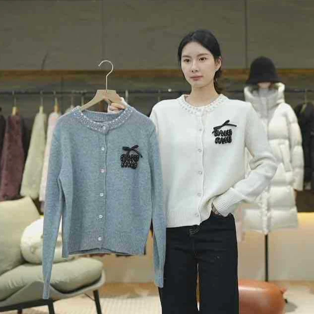 小香风重工钉钻针织衫上衣女修身气质小个子高级感秋冬季新款毛衣