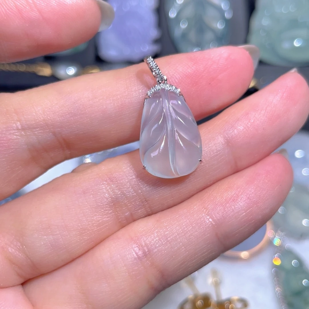 颈饰18K金镶嵌翡翠翡翠