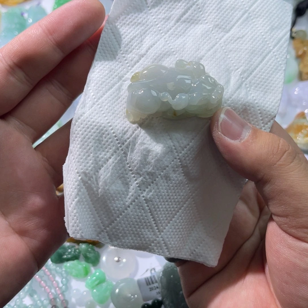 翡翠颈饰未镶嵌天然