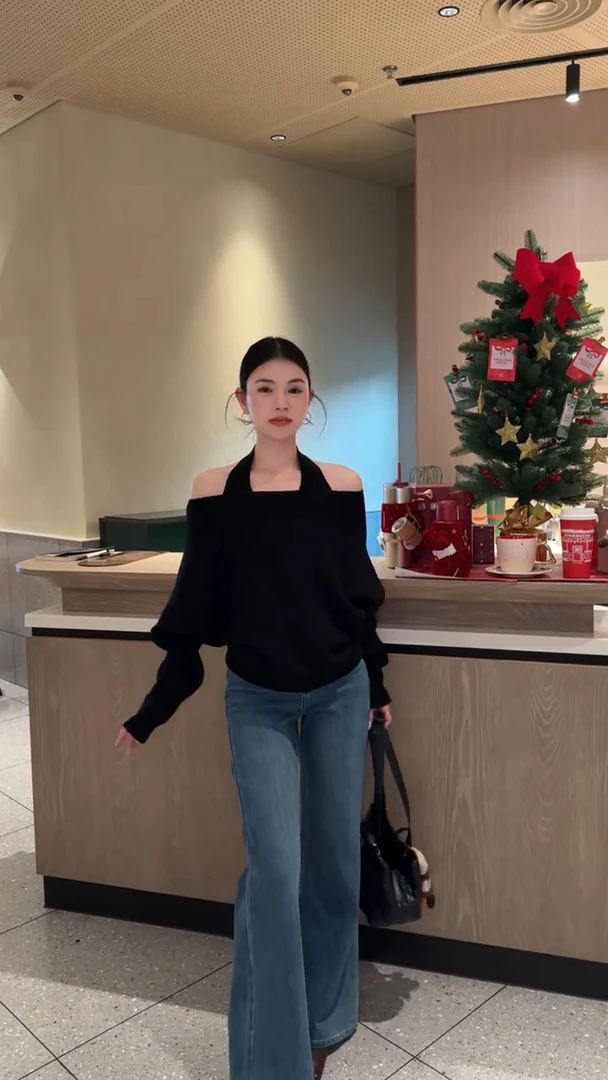 设计感一字肩挂脖毛衣两件套女高级又带点性感上身超级好看毛衣冬