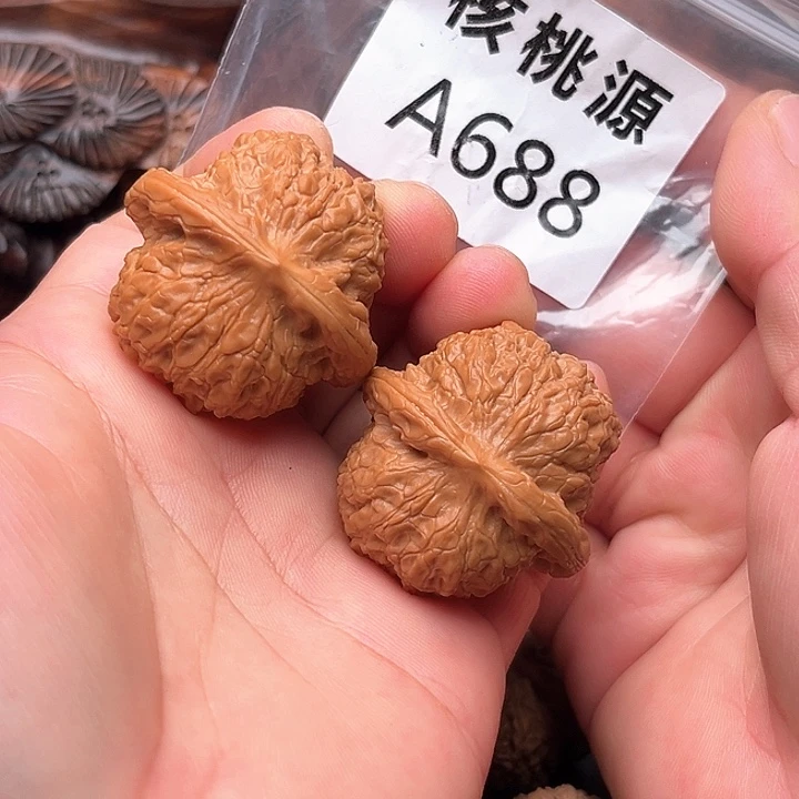 吊坠文玩核桃血麒麟38