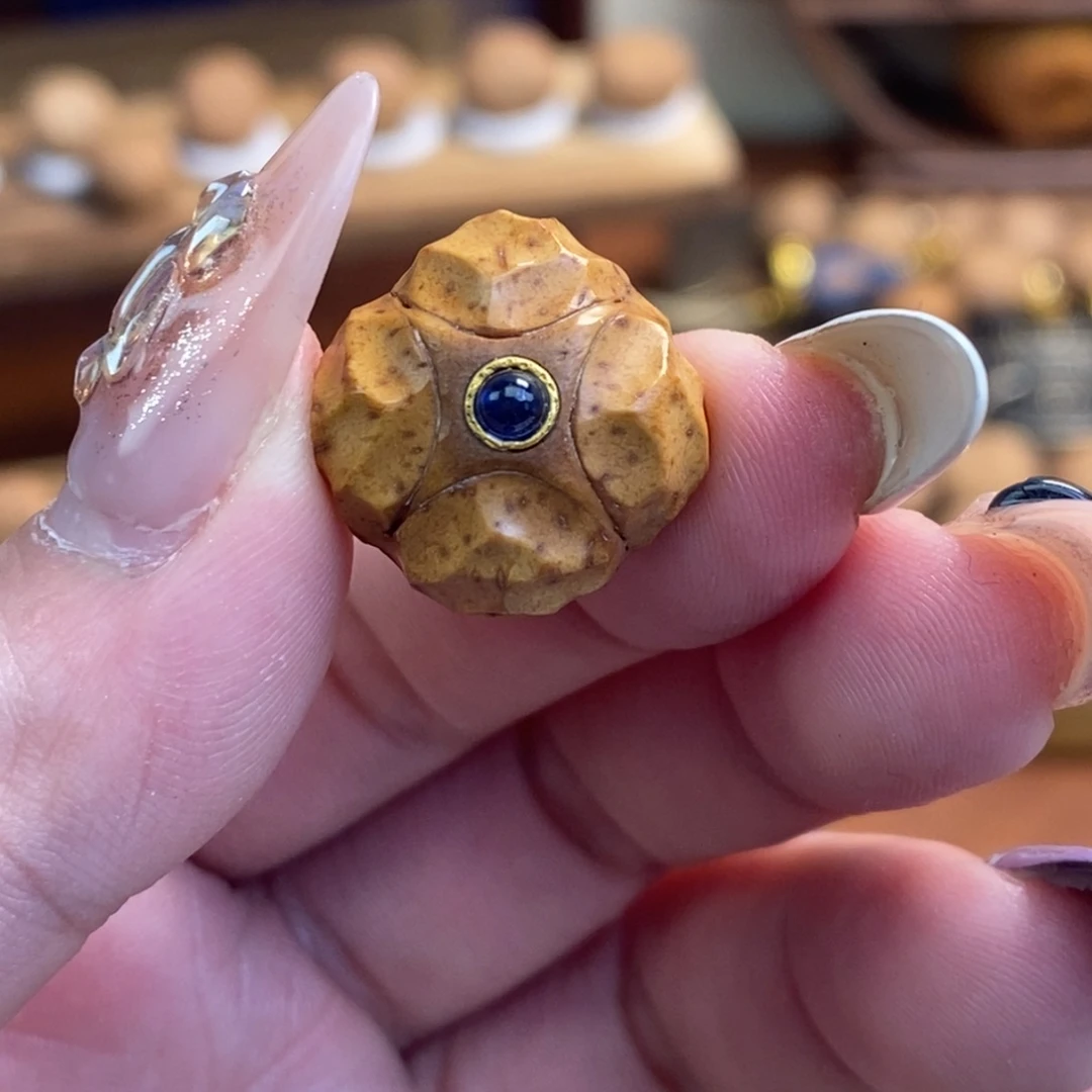 凤眼菩提吊坠18.3无相单颗