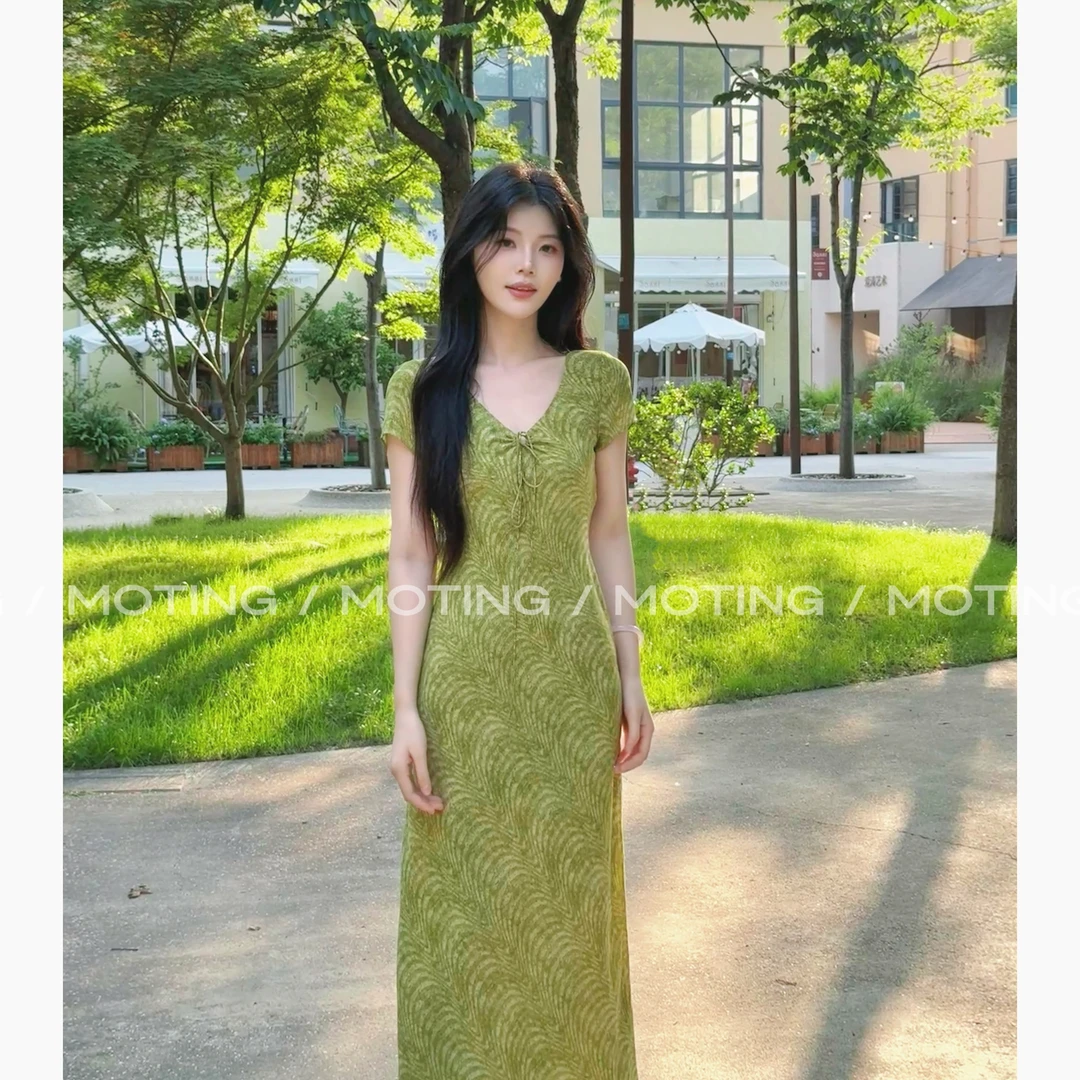 【野蛮生长】夏季显瘦收腰法式少女开叉长款短袖V领长裙