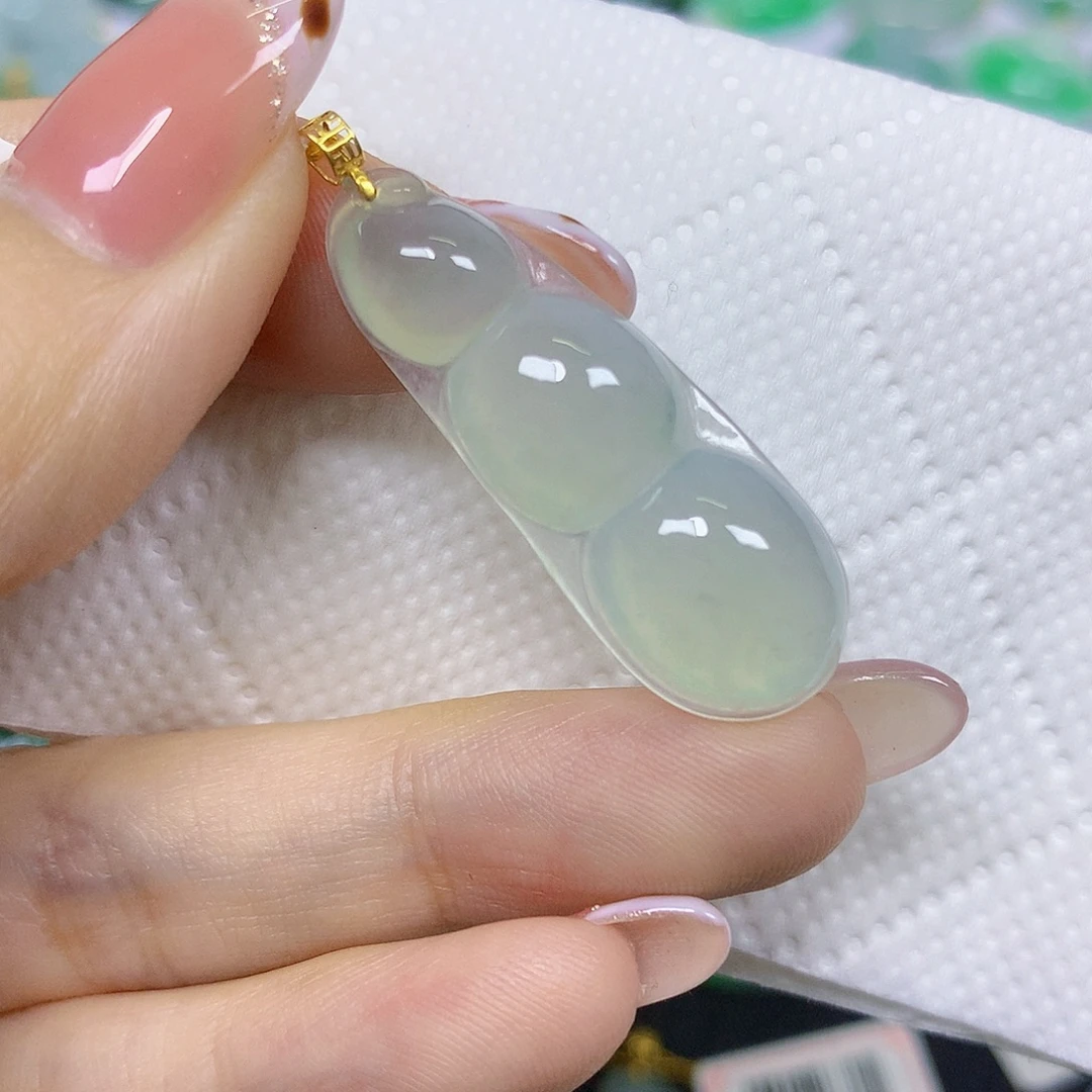 颈饰18K金镶嵌翡翠挂件