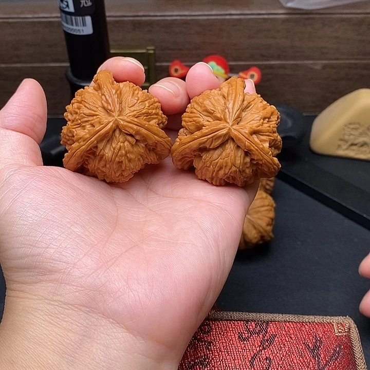 小***李把件文玩核桃白奔