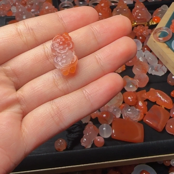 雅***具南红玛瑙未镶嵌颈饰