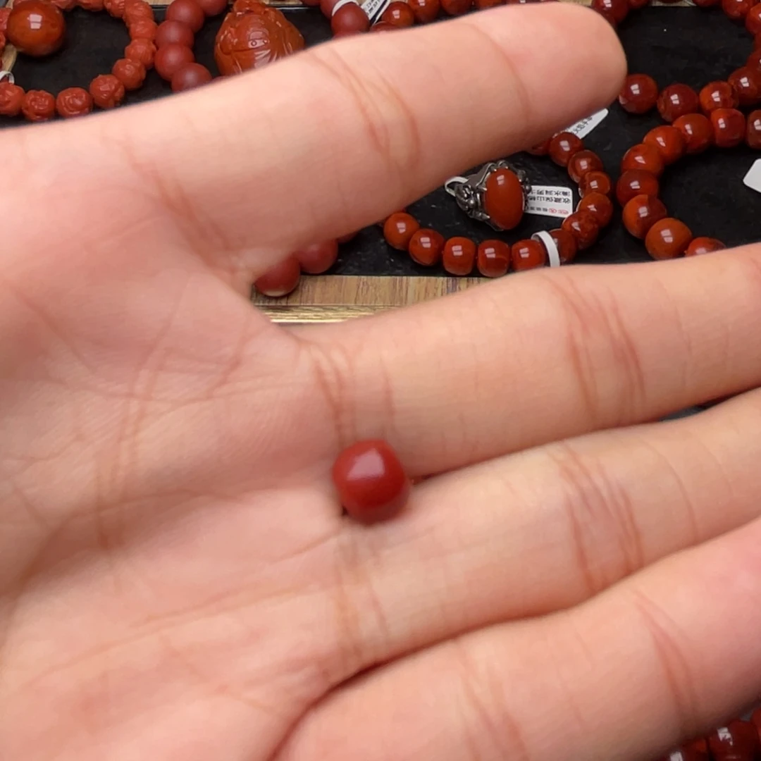 如***风南红玛瑙未镶嵌手串H7mm满肉牛血红老型