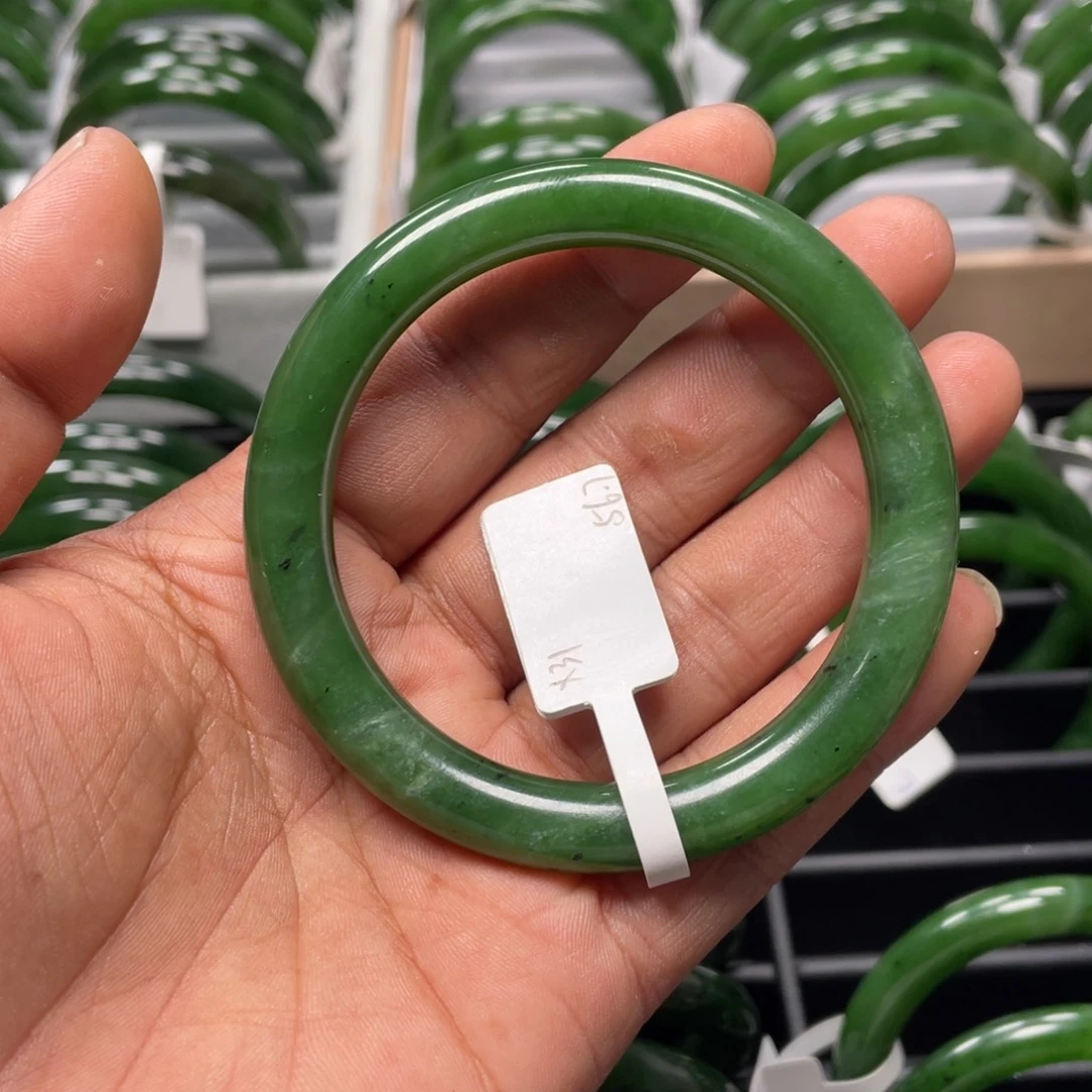 和田玉（碧玉）未镶嵌手镯