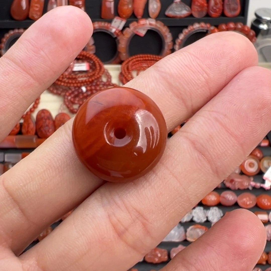 南红玛瑙未镶嵌颈饰平安扣