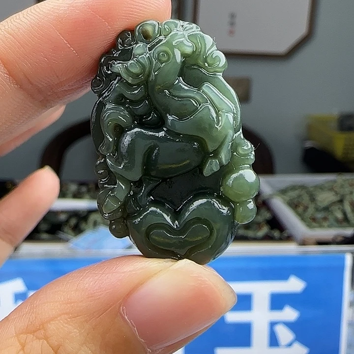 和田玉未镶嵌颈饰