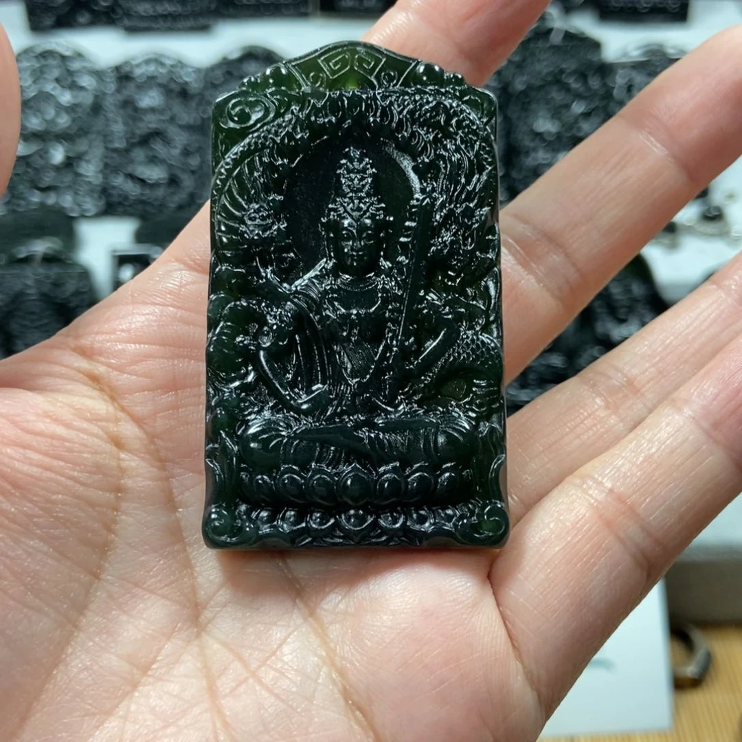 蛇纹石玉未镶嵌颈饰徐*生