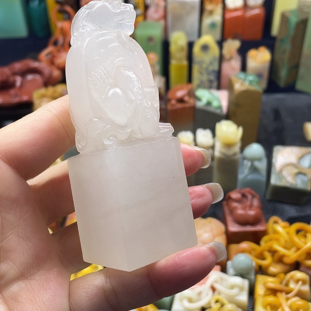 昌化石印石 螭琥钮