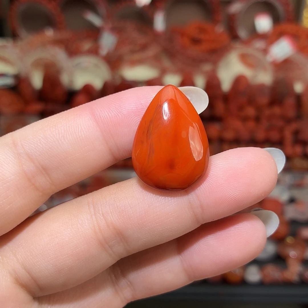 南红玛瑙未镶嵌颈饰水滴牌