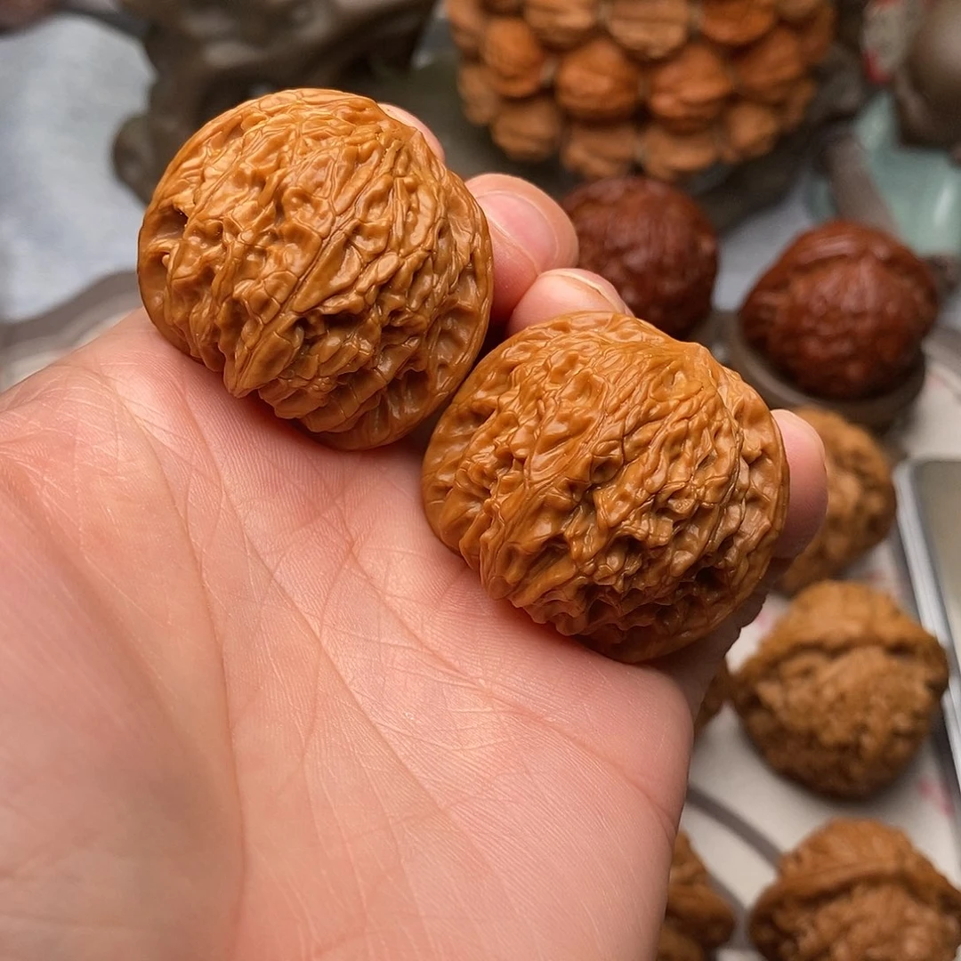 修***性文玩核桃把件磨盘