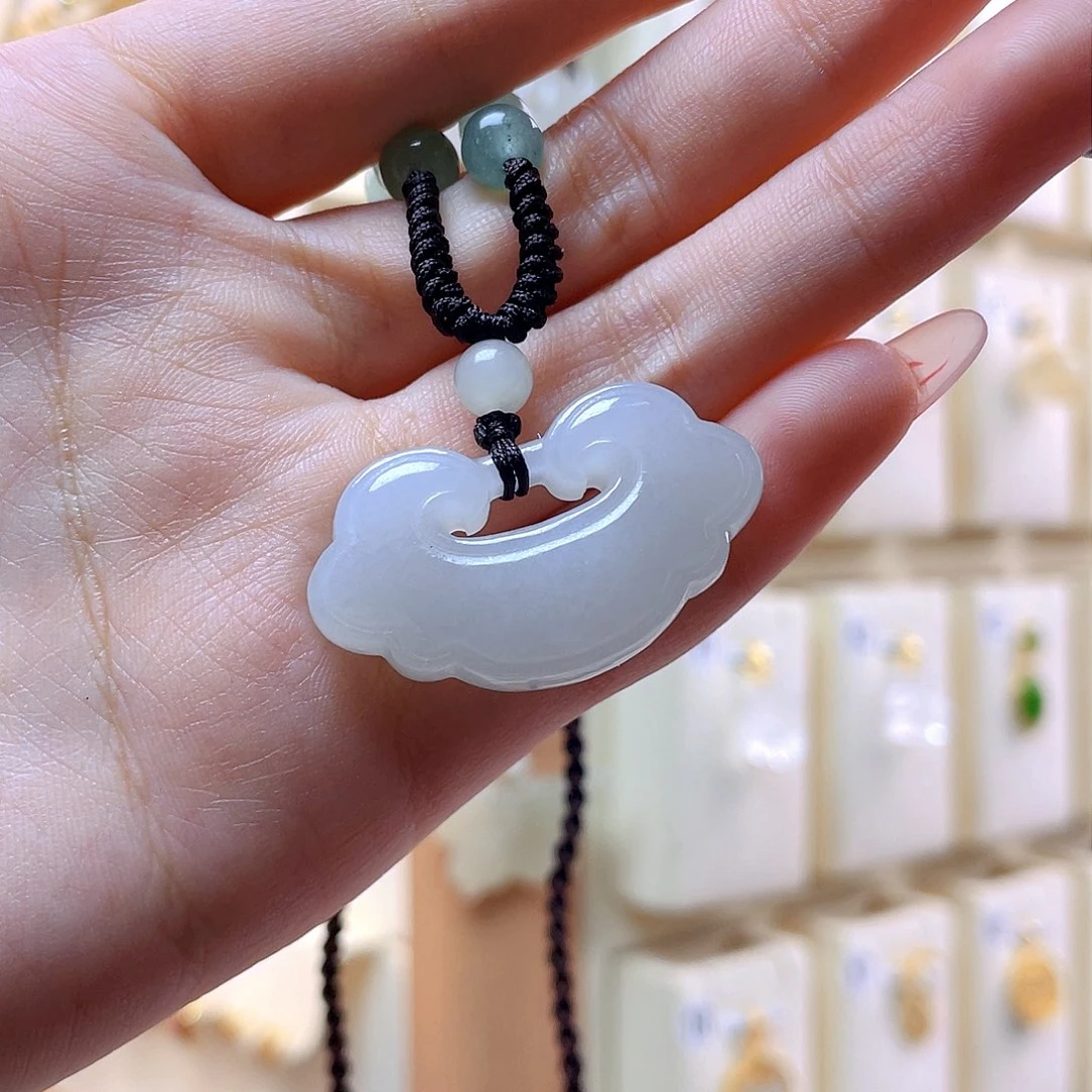 和田玉吊坠(赠链)未镶嵌有***称