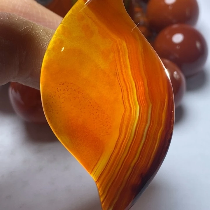 玛瑙/玉髓颈饰未镶嵌雨****痕