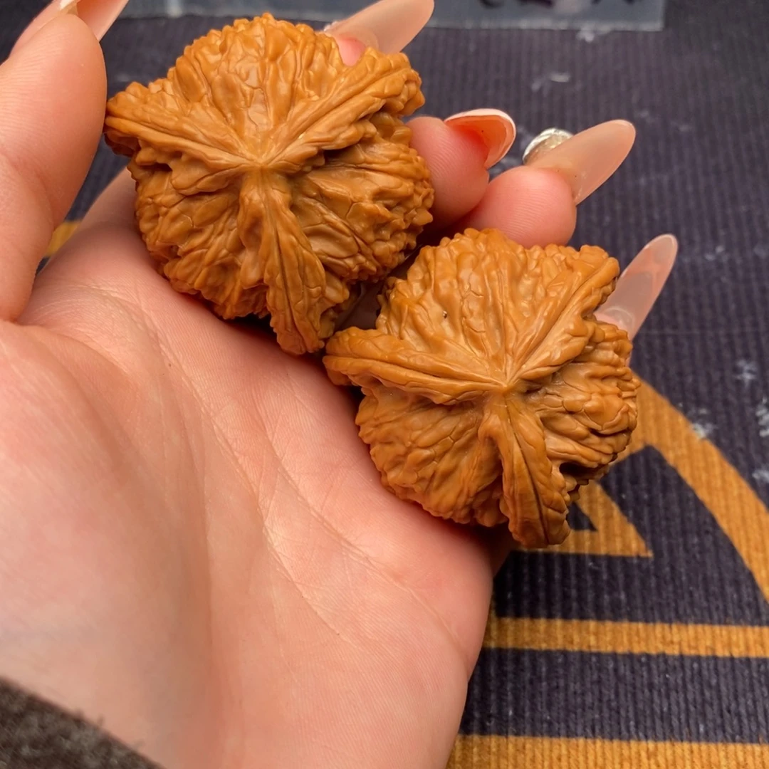 太****文玩核桃吊坠白狮子