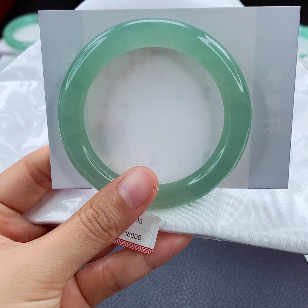 翡翠手镯未镶嵌53 晶莹剔透 湖水绿