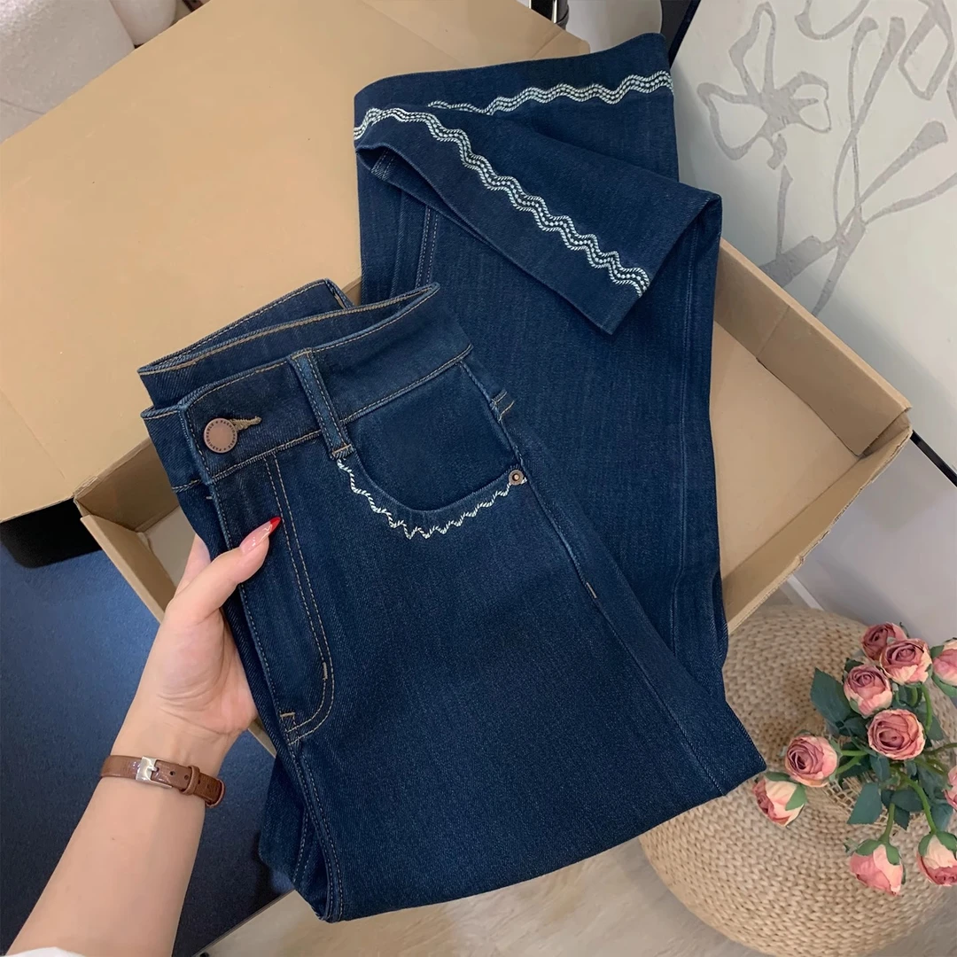 复古刺绣花边九分直筒裤秋季新款梨形身材高腰显瘦弹力阔腿牛仔裤