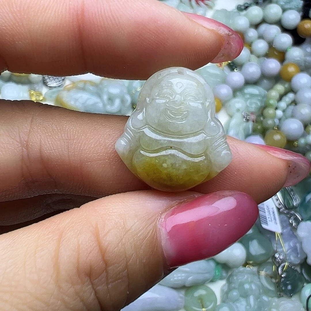 翡翠未镶嵌颈饰富贵