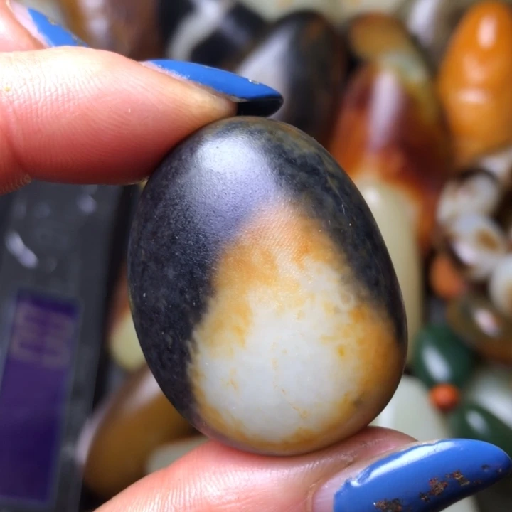 和田玉未镶嵌珠宝奇石