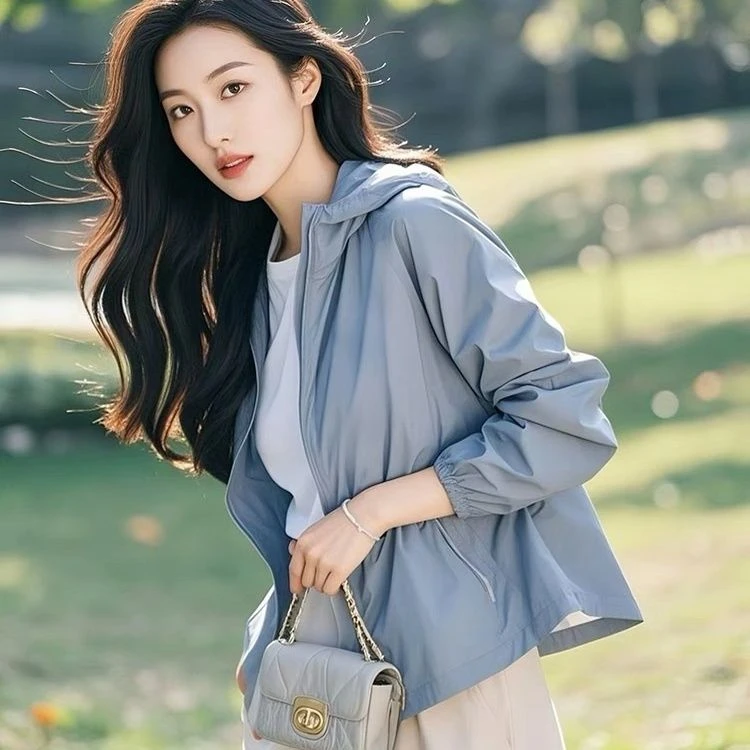 连帽休闲25新款收腰显瘦短款气质开春好看千金清冷感贵出游服装女