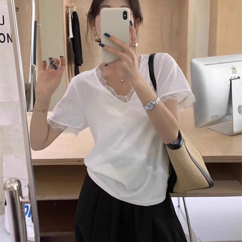 法式气质蕾丝花边拼接V领正肩t恤设计感女士短袖外穿洋气时尚爆款