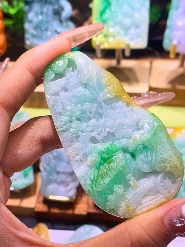 翡翠挂件毛货抛光一物一证