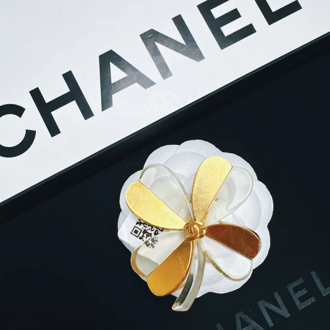 95新 Chanel/香奈儿 柚礼中古/香奈儿素金透明四叶草胸针LZ409182