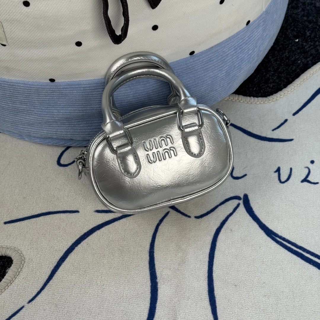 一张同学【长约15宽5高10单位厘米】时尚手提斜挎包C6416银