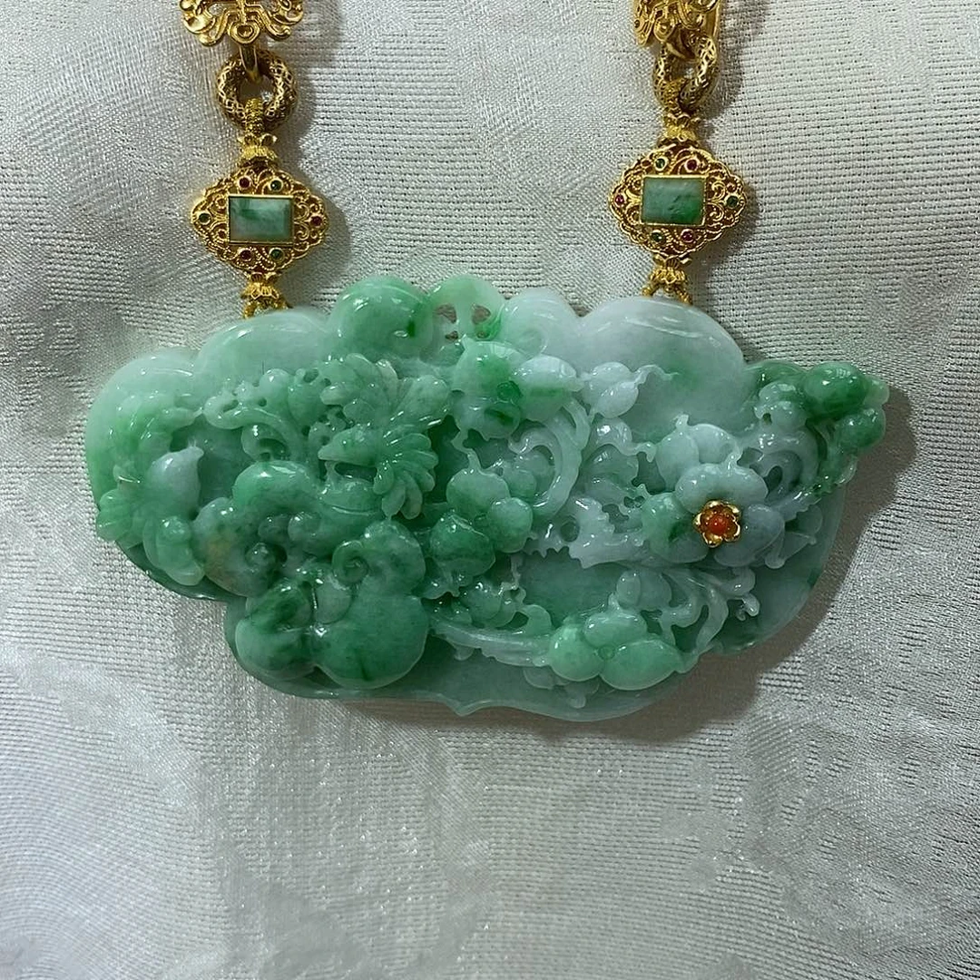 翡翠未镶嵌颈饰吊坠
