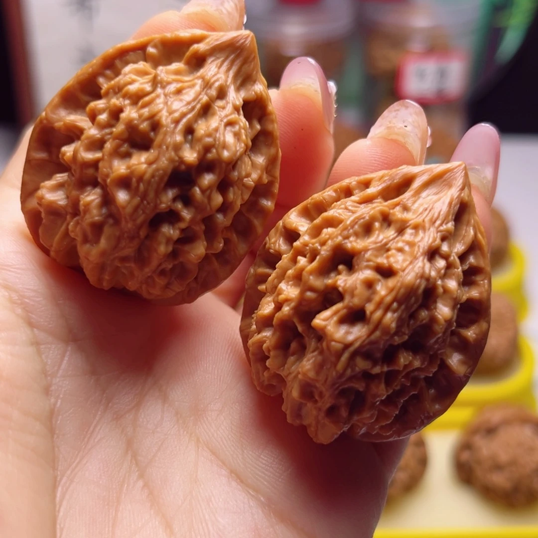 文玩核桃吊坠35尺十三陵鸡心