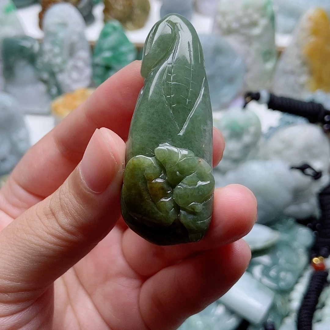 翡翠未镶嵌吊坠(不含链)1