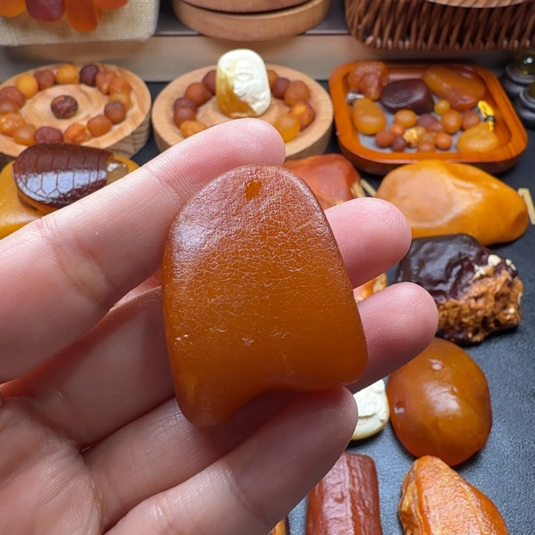 未镶嵌琥珀裸石全皮原石