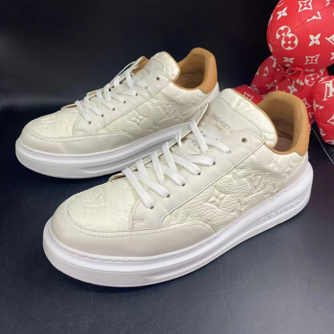 95新 LouisVuitton/路易威登 白色荔枝纹老花松糕鞋40欧码lz216