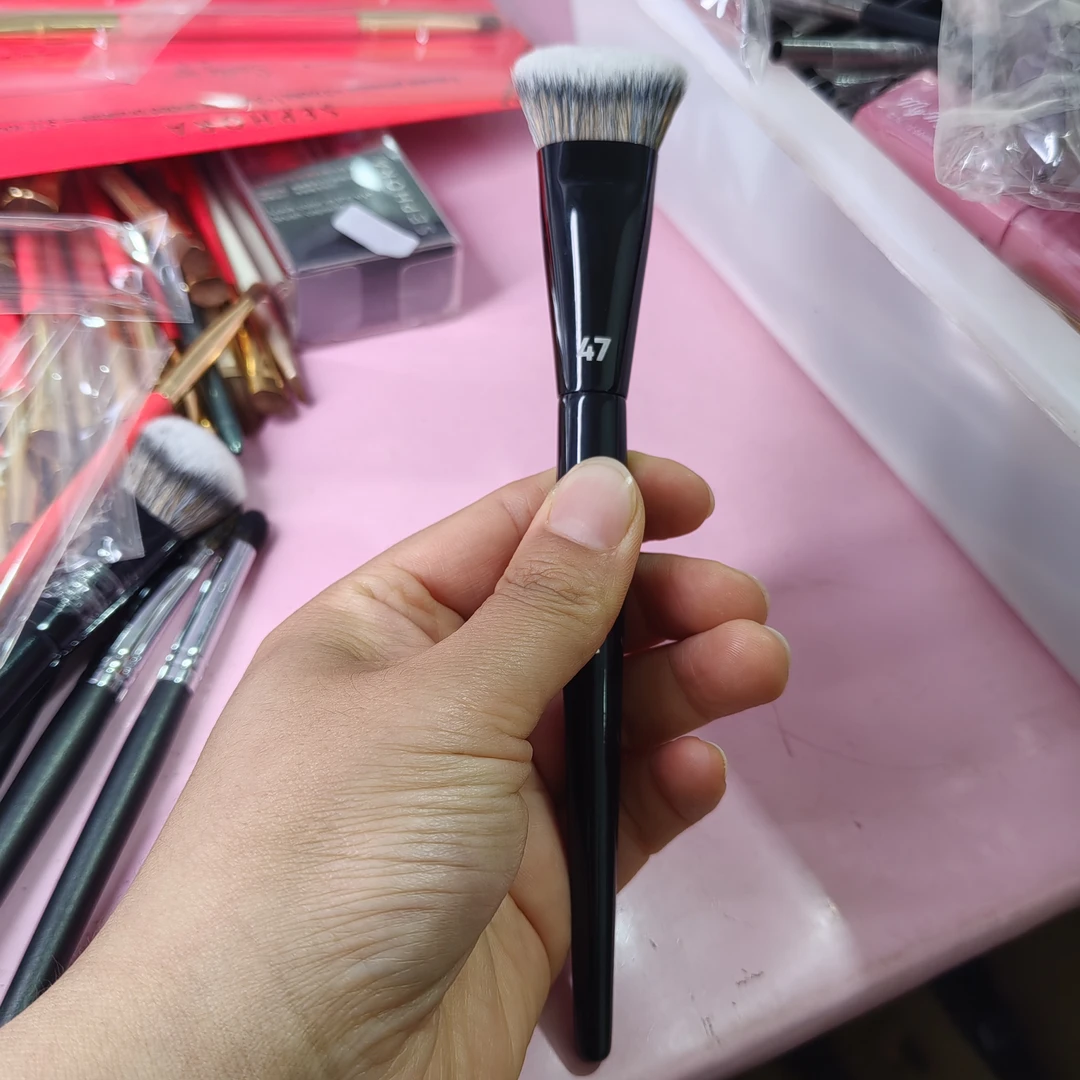 坡型腮红刷化妆刷