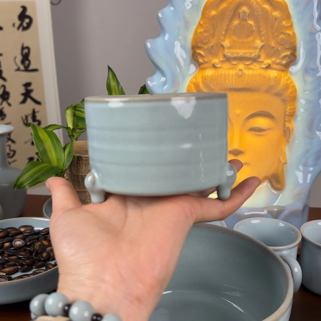 摆件天青釉弦纹樽微瑕9cm