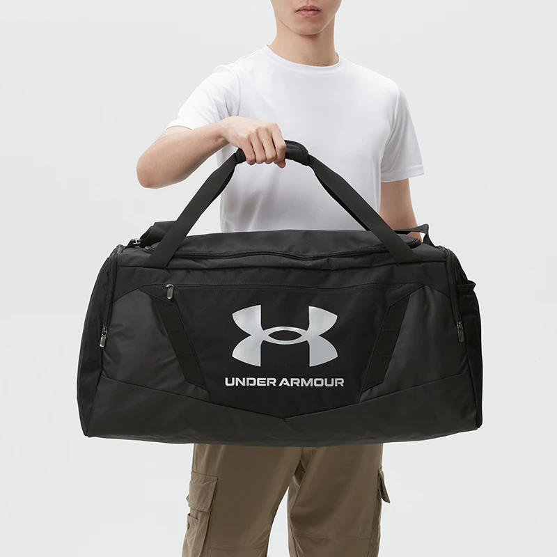 安德玛男包女包25冬季新款单肩包户外行李包拎包训练健身包运动包