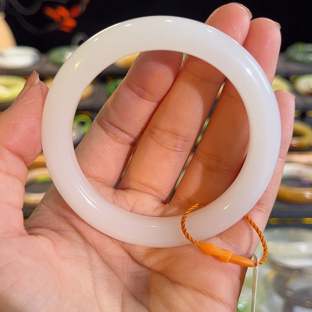 和田玉未镶嵌手镯钢板细料 油糯大白