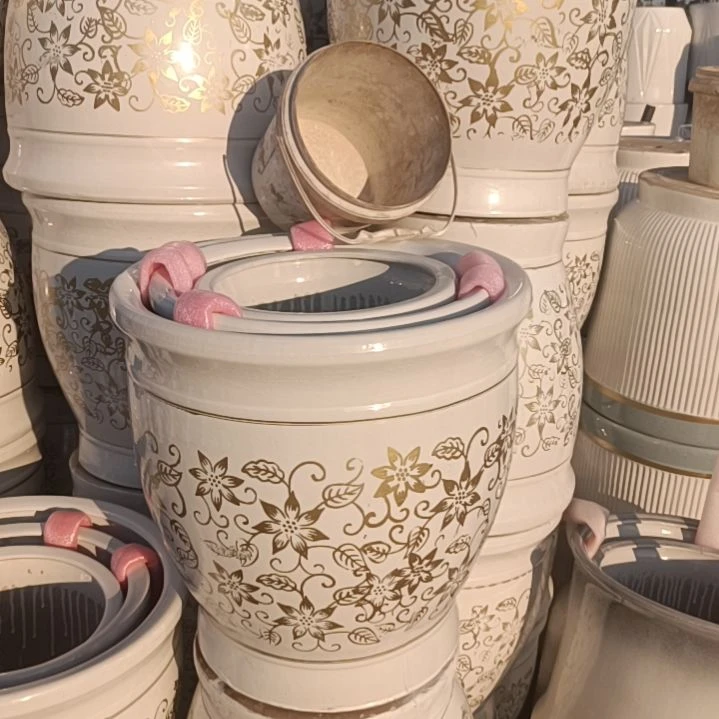 瑕疵花盆一套三个白色金花