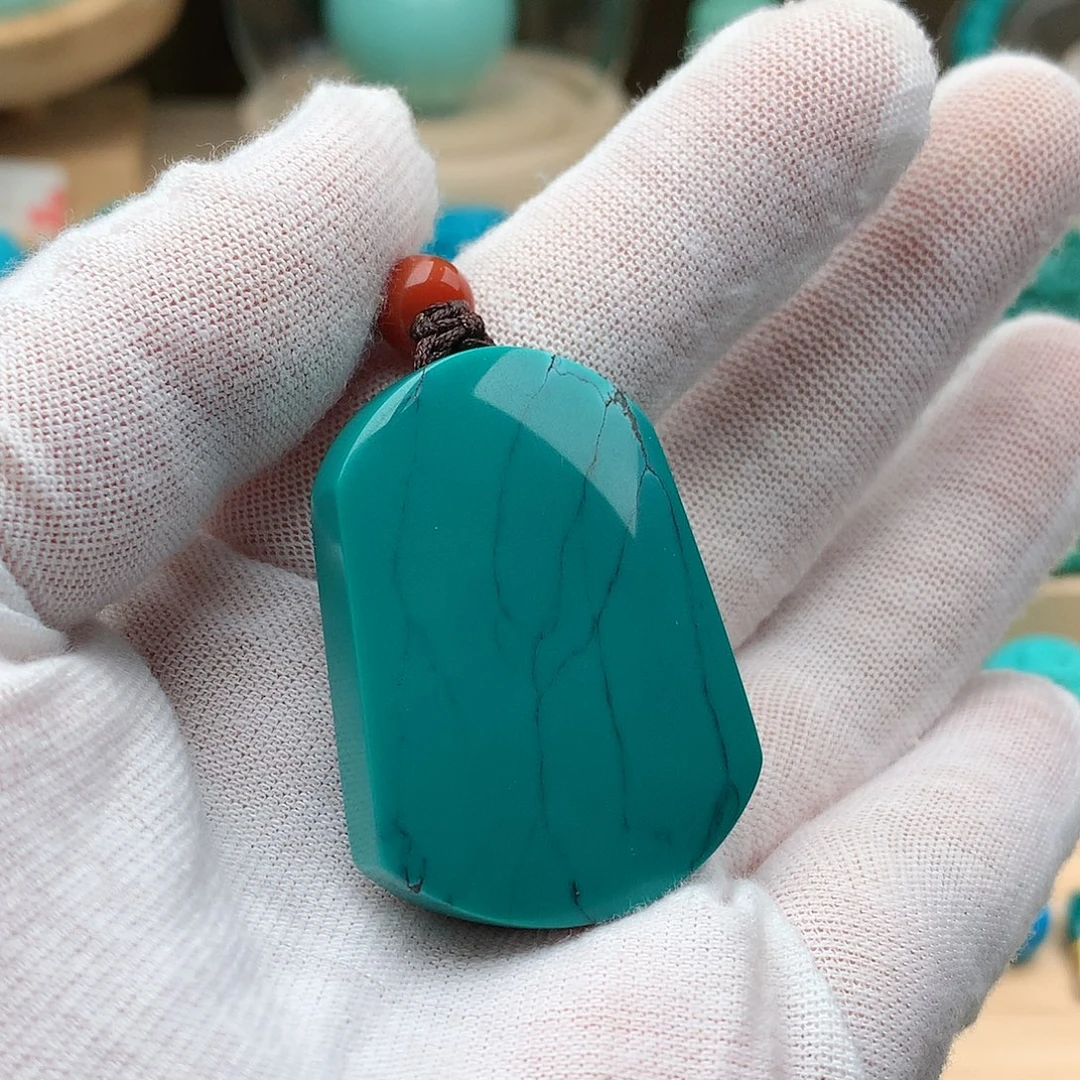 绿松石未镶嵌颈饰