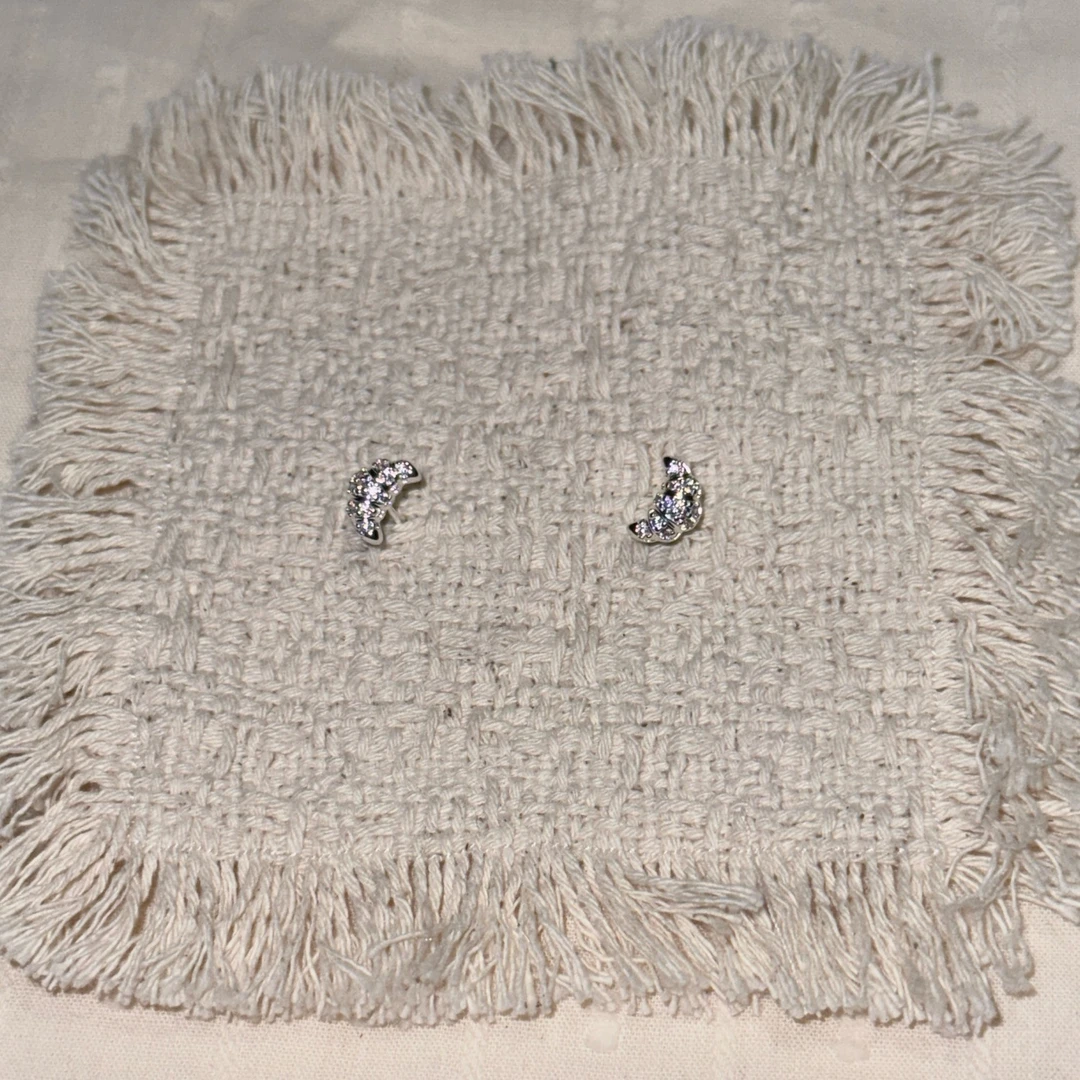 铜合金耳饰 小众hucares「银色可颂」好精致！定制密镶锆石小耳钉