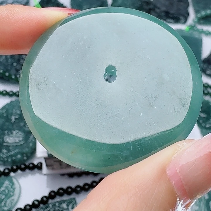 翡翠未镶嵌颈饰1111